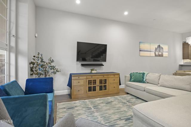 Detail Gallery Image 7 of 43 For 3236 Royal Oaks Dr #5,  Thousand Oaks,  CA 91362 - 3 Beds | 2/1 Baths