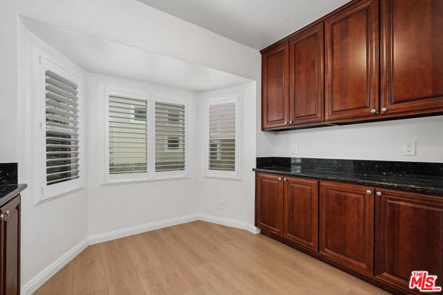 827 23rd Street, Santa Monica CA: https://media.crmls.org/mediaz/780c43bc-7367-4b97-b133-c19e9bf0e463.jpg