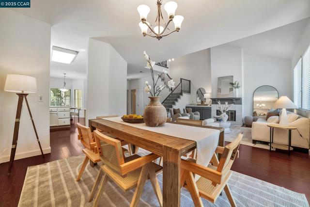 1364 Canyon Side Ave, San Ramon CA: https://media.crmls.org/mediaz/780c5002-56de-44f3-8558-2600764346d4.jpg