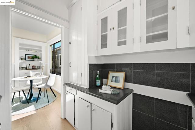 806 54Th St, Oakland CA: https://media.crmls.org/mediaz/780c5f5f-81a0-45d7-a530-b84ccda72f5f.jpg