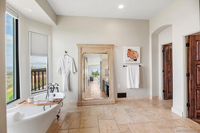 15484 Markar Rd, Poway CA: https://media.crmls.org/mediaz/780c7af6-ec6f-4243-b54a-65299b9c8fad.jpg