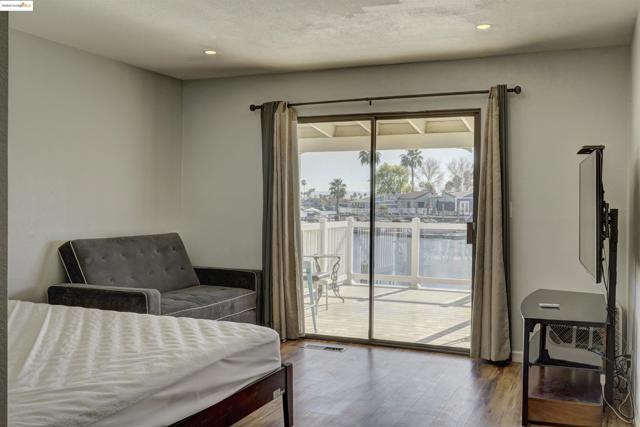 5106 Cabrillo Pt, Discovery Bay CA: https://media.crmls.org/mediaz/780c864a-bbd9-46a5-a60e-1821c00093fb.jpg