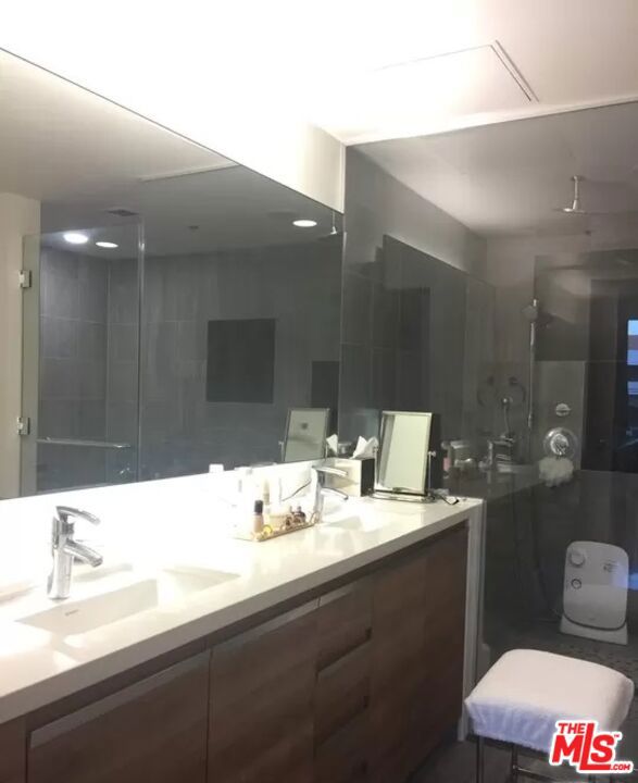 3785 Wilshire Boulevard, Los Angeles CA: https://media.crmls.org/mediaz/780c9384-b575-47ed-9f1c-0453c6d1c8b3.jpg