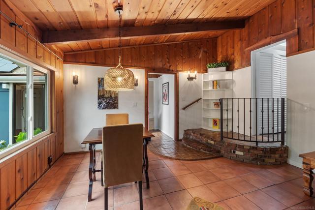 433 E 6Th Ave, Escondido CA: https://media.crmls.org/mediaz/780d4f7b-14f2-4fe9-b37c-1ef1ab821cb2.jpg