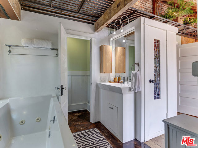 Image 22 of 37 For 111 Dudley Avenue