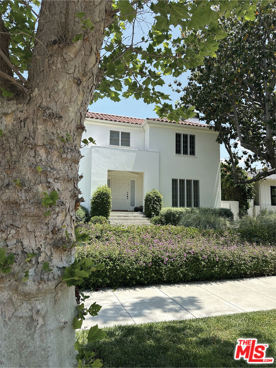 546 N Mccadden Place, Los Angeles CA: https://media.crmls.org/mediaz/780dad86-cbb4-4e69-b8e8-91ec3a95970f.jpg