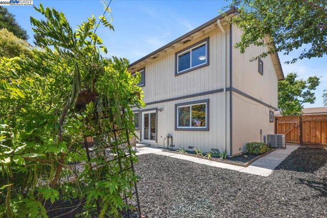 8351 Mulberry Pl, Dublin CA: https://media.crmls.org/mediaz/780e175c-f824-4531-afdb-a0ca0e1cbd70.jpg