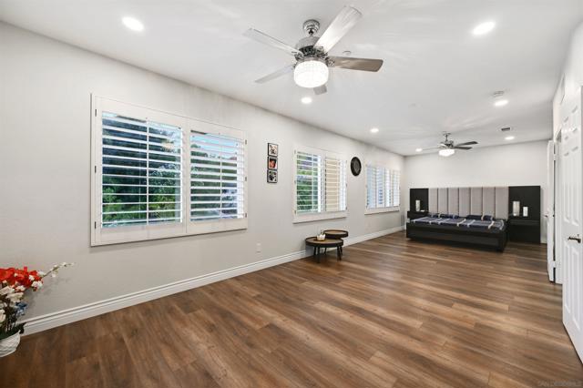 3140 Willow Creek Pl, Escondido CA: https://media.crmls.org/mediaz/780e4615-3982-4b0c-9911-4cfd5d1baddf.jpg