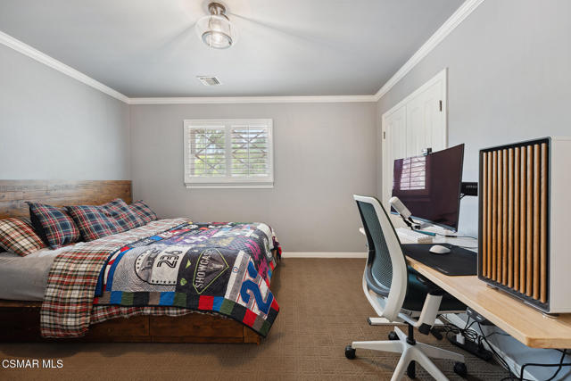 566 Rancho Road, Thousand Oaks CA: https://media.crmls.org/mediaz/780ee78d-d265-4178-8de4-fd9a8fb093a9.jpg