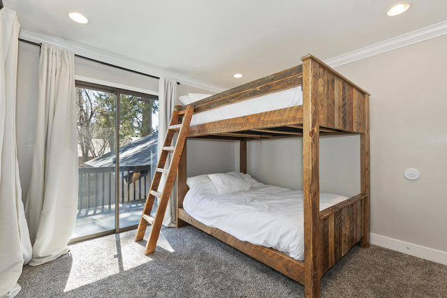 271 Bluebird Court, Big Bear CA: https://media.crmls.org/mediaz/780efb9e-af42-45d1-8f29-d965c364ff2a.jpg