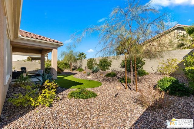 24 Cabernet, Rancho Mirage CA: https://media.crmls.org/mediaz/780faa19-e968-41ab-981b-5b217c5f1014.jpg