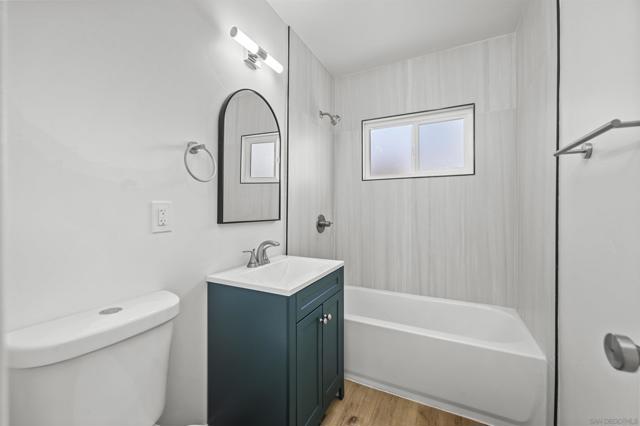 6979 81 Amherst, San Diego CA: https://media.crmls.org/mediaz/78101c99-ce2b-4b6a-92c1-c3cf2fcae3a4.jpg