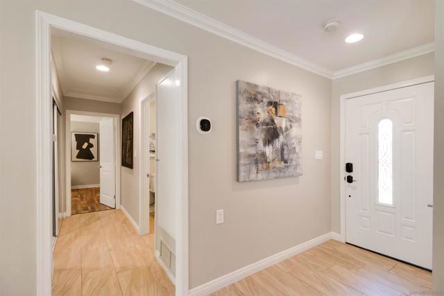 918 La Tierra Dr, San Marcos CA: https://media.crmls.org/mediaz/78103e48-0f0e-485b-9acb-0eeff86795c1.jpg