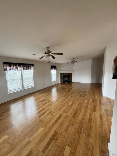 1219 E Barham Dr, San Marcos CA: https://media.crmls.org/mediaz/78109a38-7d71-4986-80a3-d09d0ce0991d.jpg