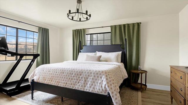 Image 24 of 49 For 352 Cowden Road