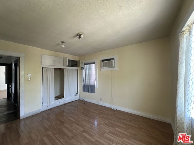 1117 N Alexandria Avenue, Los Angeles CA: https://media.crmls.org/mediaz/7811241b-1ffa-46ad-9d08-994cb9b68379.jpg