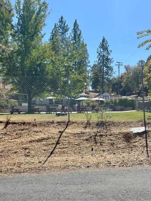 137 Deerhaven Drive, Tuolumne CA: https://media.crmls.org/mediaz/7811e2b4-2588-457e-aeb4-77f85ac60938.jpg