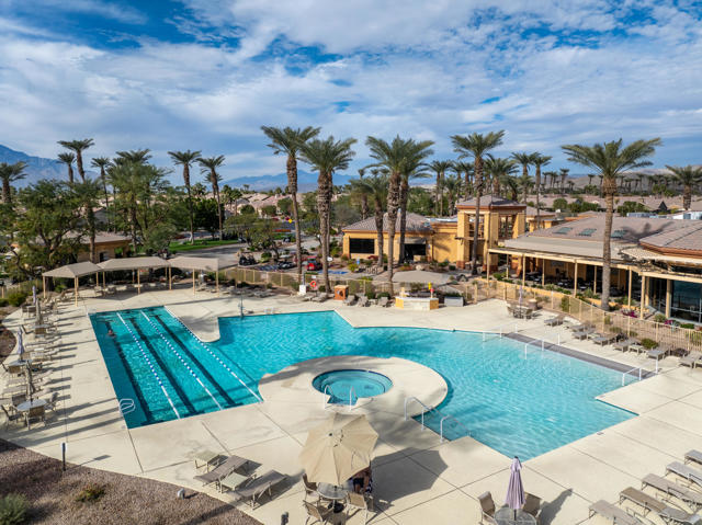78210 Gray Hawk Drive, Palm Desert CA: https://media.crmls.org/mediaz/7811ed07-f7b0-4588-8a20-74b31774b637.jpg