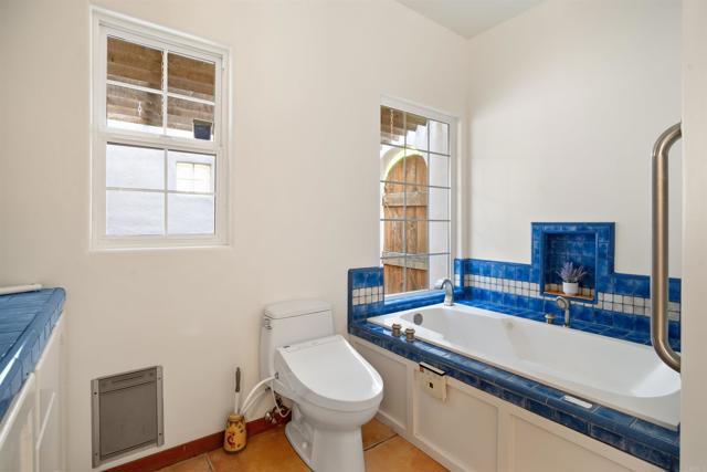2320 Ivy Road, Oceanside CA: https://media.crmls.org/mediaz/7812cfe8-c449-4ebe-943d-6d7f7062fd1b.jpg