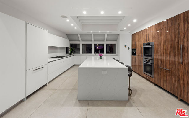 2630 EDEN Place, Beverly Hills CA: https://media.crmls.org/mediaz/7812d262-74c6-4bab-8863-8e4aa80fe1b4.jpg
