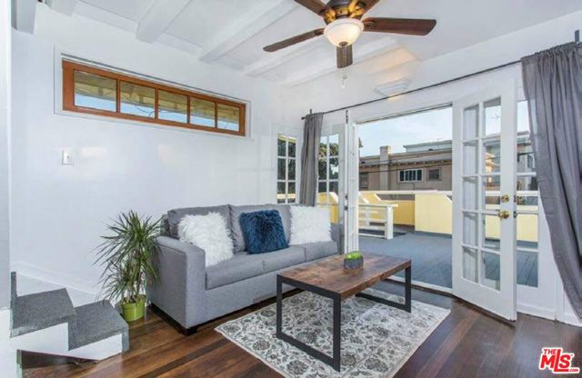241 Marine Street, Santa Monica CA: https://media.crmls.org/mediaz/781360cc-0811-4c1e-8dd3-4677eb4b9215.jpg