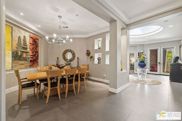 450 E Bogert Trail, Palm Springs CA: https://media.crmls.org/mediaz/78138605-3ac2-4e82-a076-b0c66a4ab445.jpg