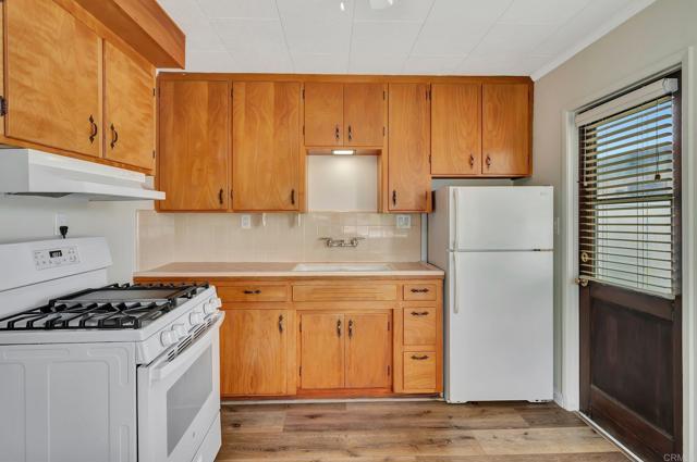 834 Oaklawn Ave A&B, Chula Vista CA: https://media.crmls.org/mediaz/7813c12a-9459-4a7e-b8c2-baf1ef1e92d9.jpg