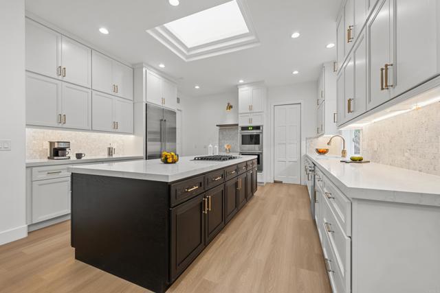 18150 Via Ascenso, Rancho Santa Fe CA: https://media.crmls.org/mediaz/7813ce29-3236-4103-8250-72ee4be47eb8.jpg