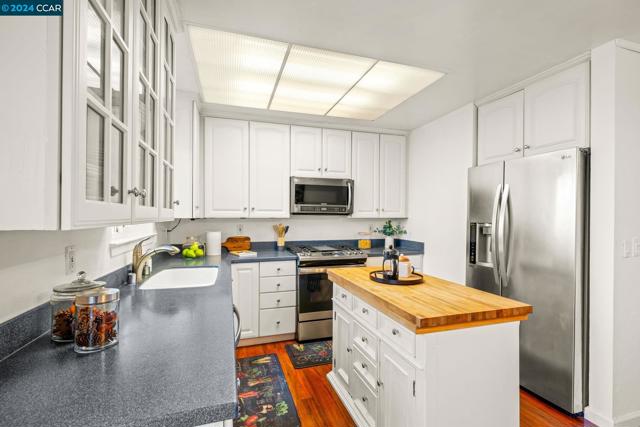 Image 14 of 40 For 11 Greyfell Pl