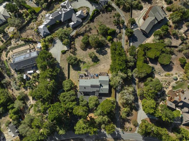 15 Mentone Road, Carmel CA: https://media.crmls.org/mediaz/7813fae3-b54f-47c7-826c-765811cf52bf.jpg