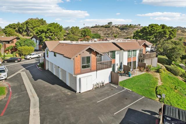 2422 Caminito Ocean Cv, Cardiff by the Sea CA: https://media.crmls.org/mediaz/78142cf6-39f6-4690-a7e4-737cf1ded0bf.jpg