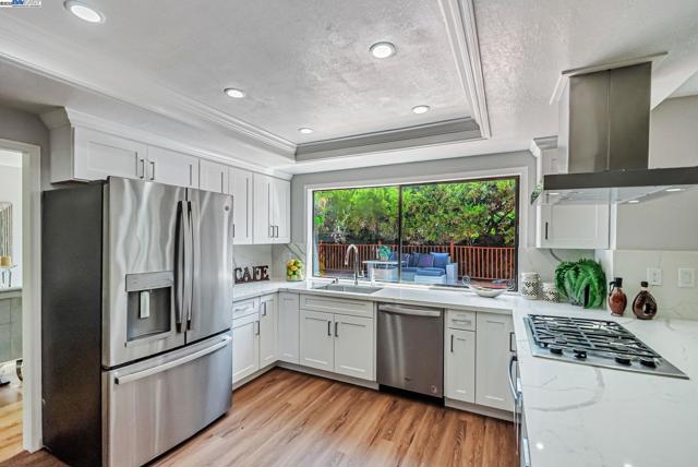39622 Benavente Ave, Fremont CA: https://media.crmls.org/mediaz/78143542-6dde-4230-8edd-f277f0f9f079.jpg