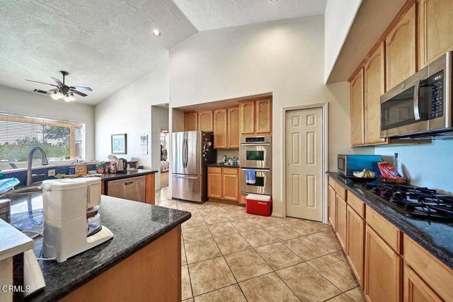 11427 Meridian Road, Lucerne Valley CA: https://media.crmls.org/mediaz/78158dd3-1446-421d-844d-b16a1388ace9.jpg