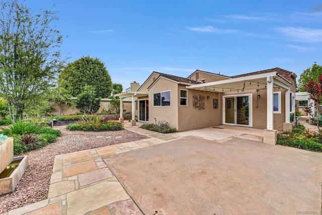 4459 Dorchester Pl, Carlsbad CA: https://media.crmls.org/mediaz/781595dc-c0ac-429b-b0ef-e20798db10da.jpg