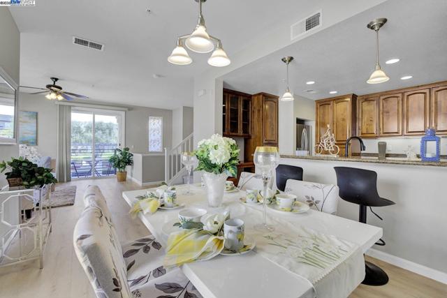40702 Greystone Ter, Fremont CA: https://media.crmls.org/mediaz/78160c00-307f-4f25-9e1b-7724e89498fd.jpg