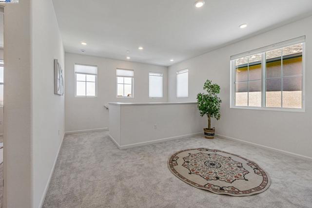 2044 Cottonwood St, Pittsburg CA: https://media.crmls.org/mediaz/78168608-7a68-457f-8a31-4c3472421048.jpg