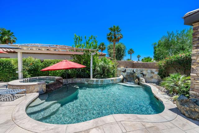 81220 Victoria Lane, La Quinta CA: https://media.crmls.org/mediaz/7816e633-170f-4ef8-9482-bce5fac6b7dd.jpg