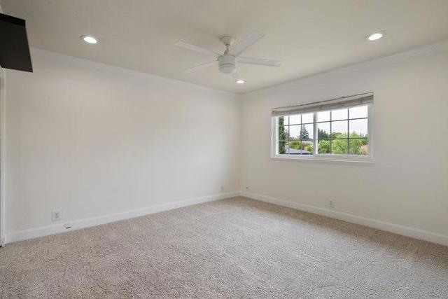 890 Greenwich Drive, Gilroy CA: https://media.crmls.org/mediaz/78170009-a347-4807-a037-8bbc854ba753.jpg