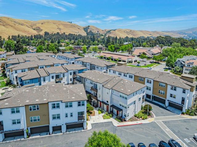 211 Spire, Fremont CA: https://media.crmls.org/mediaz/7817035a-36ae-483a-88ab-815b2da2e40c.jpg