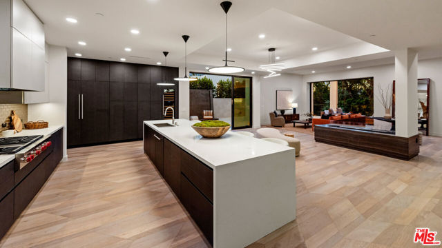 Drew Fenton | 505 Barrington Avenue Los Angeles CA | MLS: 7255319