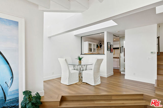 29221 Heathercliff Road, Malibu CA: https://media.crmls.org/mediaz/781753e2-4773-4b3c-85f3-d07931dece6c.jpg