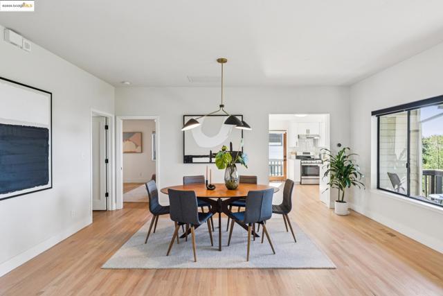 17032 Broadway Ter, Oakland CA: https://media.crmls.org/mediaz/7817b3ca-32d3-4b27-9242-f8b297a3967e.jpg