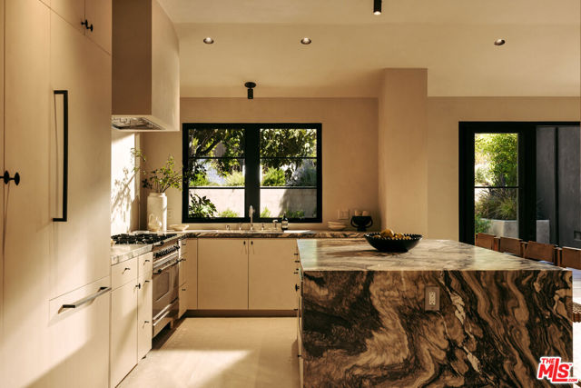 4790 Galendo Street, Woodland Hills CA: https://media.crmls.org/mediaz/781803e4-c918-4045-b245-180dff9e27f4.jpg