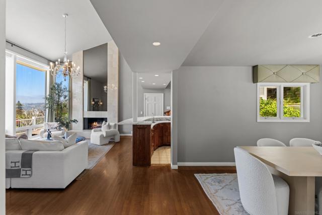 1543 Soledad Avenue, La Jolla CA: https://media.crmls.org/mediaz/7818b9b7-a0b8-495c-8064-de1d230675bc.jpg
