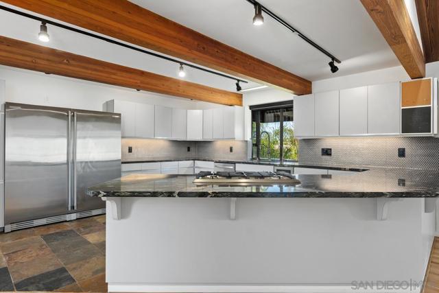 30830 Ranch Creek Rd, Valley Center CA: https://media.crmls.org/mediaz/781921c2-ee25-4370-8177-6469722c0876.jpg