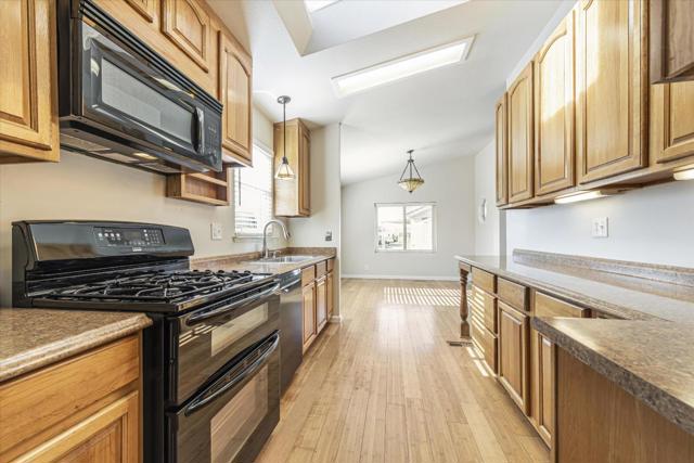 3015 E Bayshore Road, Redwood City CA: https://media.crmls.org/mediaz/7819536b-7692-4886-aef1-572b242d8f97.jpg