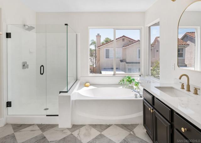 9471 Compass Point Dr S, San Diego CA: https://media.crmls.org/mediaz/7819b716-d347-430c-9d7c-9775c8b1ba1b.jpg