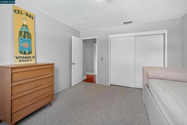 2173 Madrone Dr, Fairfield CA: https://media.crmls.org/mediaz/781a260a-c917-4fac-9581-176936aec5ac.jpg