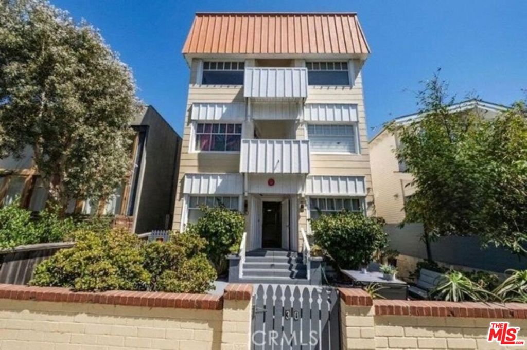 30 Dudley Avenue #10