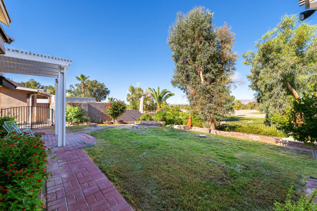 204 Fairway Drive, Needles CA: https://media.crmls.org/mediaz/781b0d90-c9ce-49a2-b108-0fabb1d6f7df.jpg